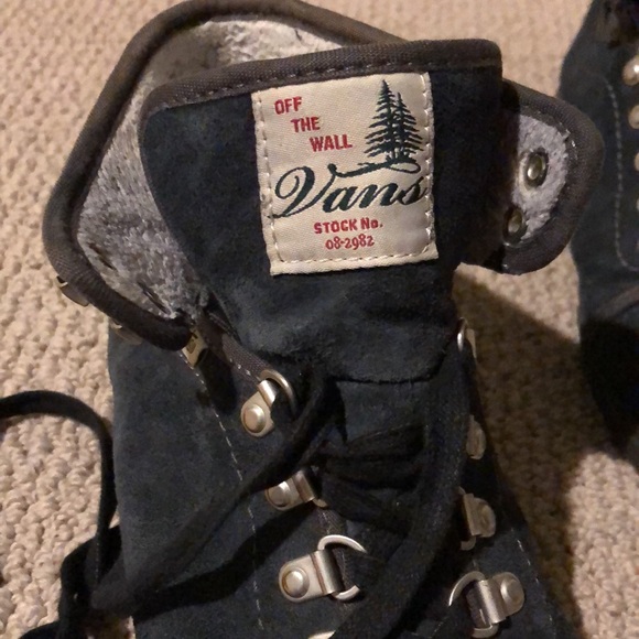 Vans Hadley Hiker Fur Lined High Tops - Picture 2 of 9